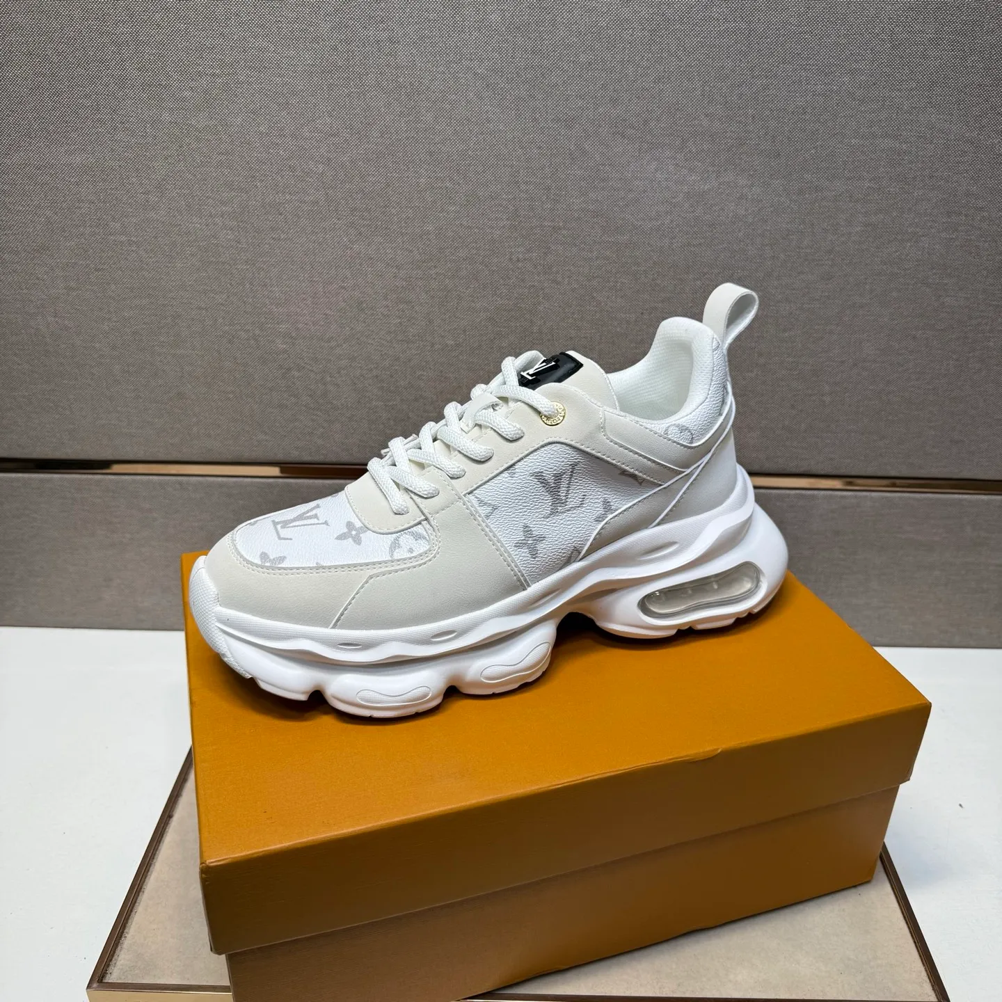 ⬛️Men's shoes 💰p462【LV～】Men's casual shoes 2025z cabinet sales simultaneously 🔶Size: 38-44 #️⃣ 🔷5 colors🔜The upper is made of multi-material splicing➕Mesh lining, comfortable and breathable, sole: original comfortable and wear-resistant outsole, ⚠️real thing📱photographed🎬real thing is better📢📢📢